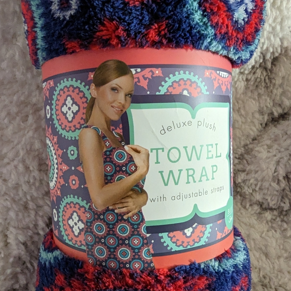 Towel/Shower Wrap w/Adjustable Straps, Deluxe Plush, NWT